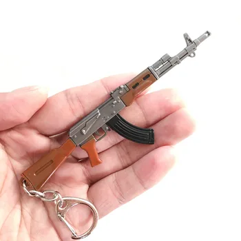 Tavuk Etrafında AKM AK-47 Silah Anahtarlık Kolye Kolye Bicak Tüm Metal Malzeme Süsler M416